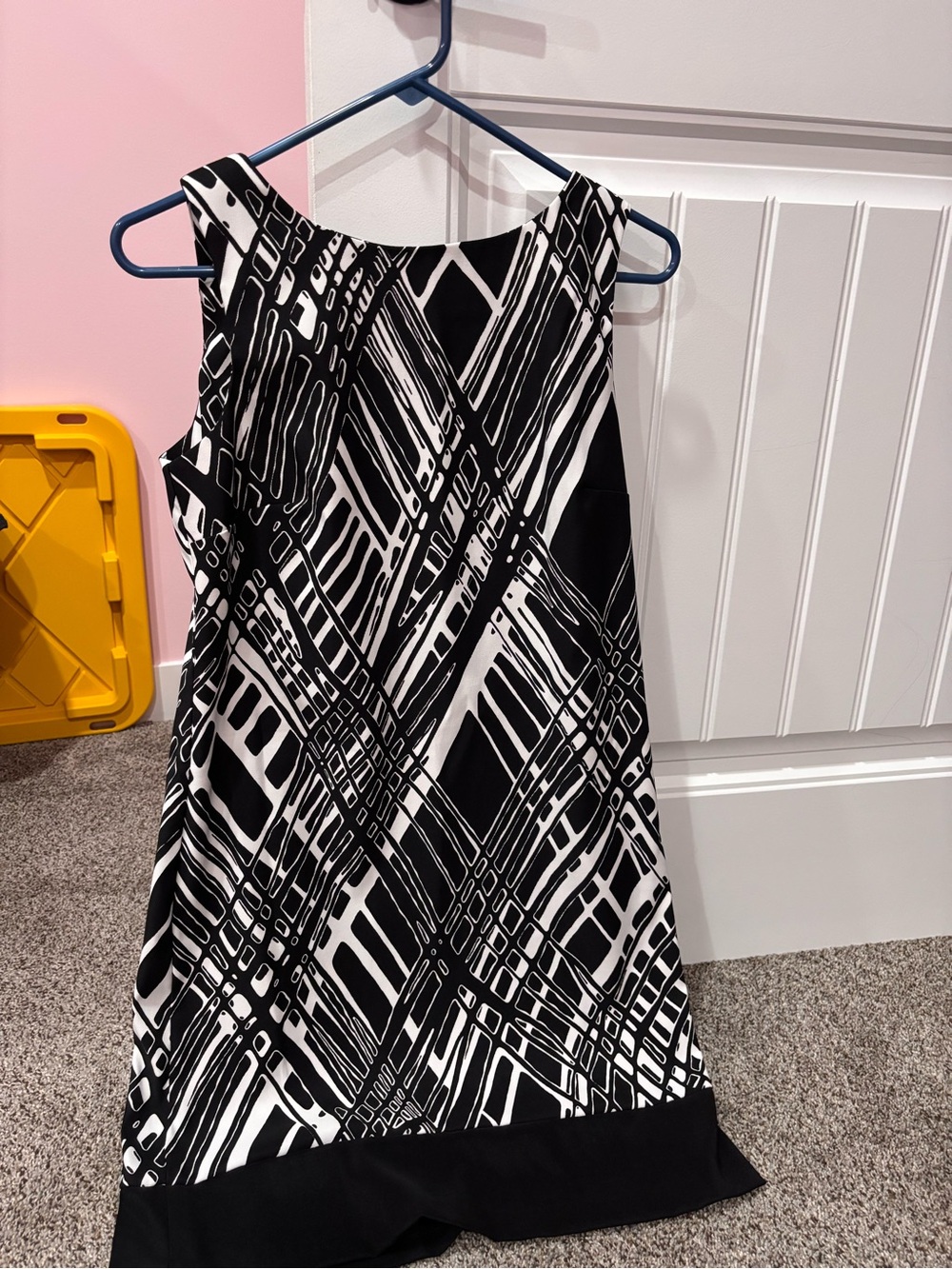 Black & White Geometric Shift Dress size 8